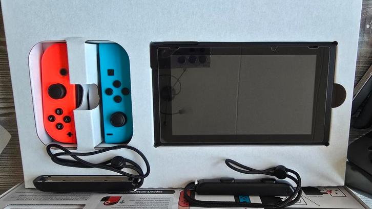 Nintendo Switch Compleet + Extra's!, Spelcomputers en Games, Games | Nintendo Switch, Zo goed als nieuw, Overige genres, 3 spelers of meer