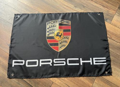 PORSCHE BANNER 60X90 MET BESTIGGINGS OGEN EEN BEAUTY, Auto diversen, Wieldoppen, Nieuw, Ophalen of Verzenden