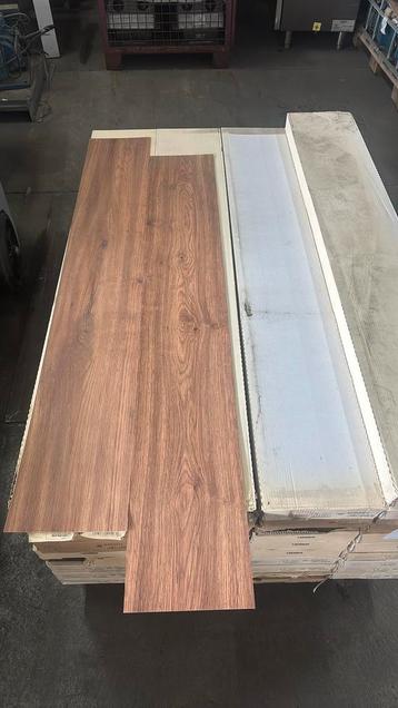 Retour Plak pvc! 220m2 10,-  beschikbaar voor biedingen