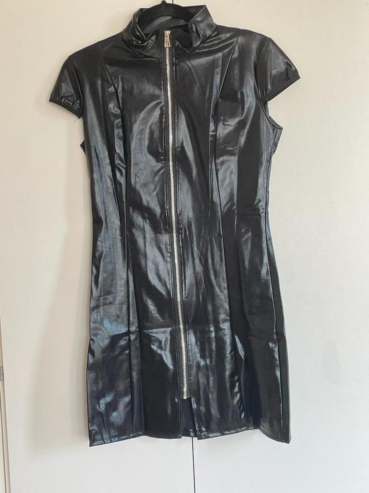 Wetlook mini jurkje met voorsluiting, Kleding | Dames, Overige Dameskleding, Nieuw, Ophalen of Verzenden
