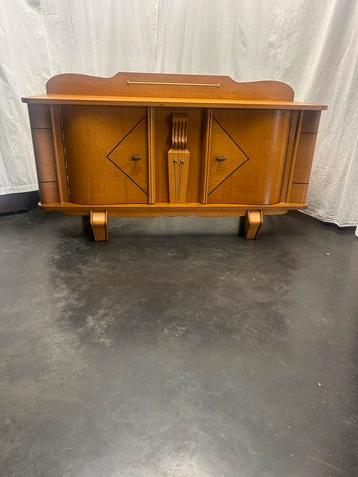 Vintage Kast,halkast,tv kast met Uniek Design