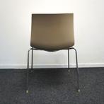 Arper Catifa 46 Design Stoelen | Wit / Bruin | Kunststof, Huis en Inrichting, Stoelen, Gebruikt, Overige kleuren, -, -