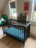 Kidsmill Pure Wood ledikant – zwart geborsteld, Kinderen en Baby's, Babywiegjes en Ledikanten, Ophalen of Verzenden, Zo goed als nieuw