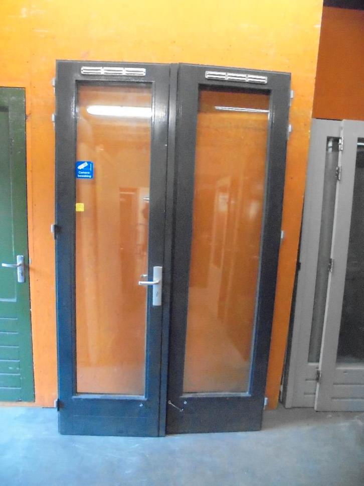Openslaande tuindeuren dubbelglas, 137 x 233 (nr. HR2100A), Doe-het-zelf en Verbouw, Deuren en Horren, Zo goed als nieuw, Buitendeur