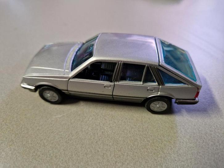 Opel miniaturen Ascona 2x, Monza, Manta en Kadett GSI, Hobby en Vrije tijd, Modelauto's | 1:43, Zo goed als nieuw, Auto, Overige merken