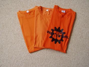 3 oranje shirts beschikbaar voor biedingen