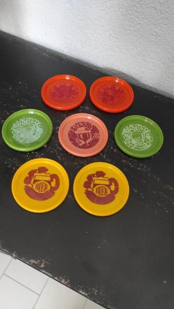 Vintage onderzetters plastic 7x beschikbaar voor biedingen
