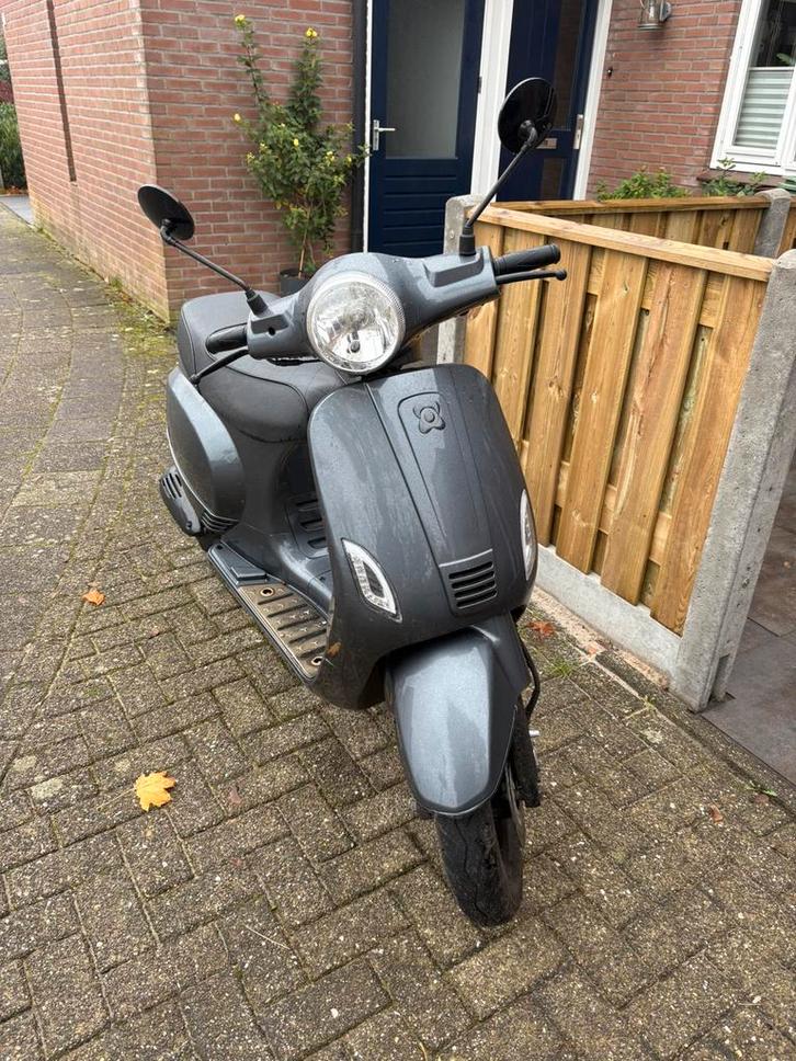 AGM VX50, Fietsen en Brommers, Snorfietsen en Snorscooters, Zo goed als nieuw, Overige merken, Benzine, Ophalen