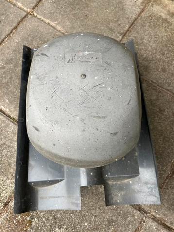 Dakdoorvoer (buiten diameter 121 mm) beschikbaar voor biedingen