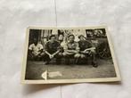 Ned Indië  Foto: Soldaten in uniform 6x9 cm, Verzamelen, Gebruikt, Foto, Ophalen of Verzenden, 1940 tot 1960