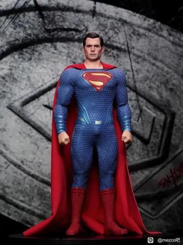 Manipple 1/12 Superman DC Man of Steell Body (Mezco Size) beschikbaar voor biedingen