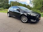 Ford Focus -Titanium-125pk-2017-Dealer onderhouden, Auto's, 65 €/maand, Euro 6, Zwart, Origineel Nederlands
