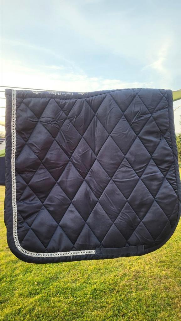 Zadeldekje donkerblauw EQUI-THEME. Strass. FULL DRESSUUR, Dieren en Toebehoren, Paarden en Pony's | Dekens en Dekjes, Zo goed als nieuw