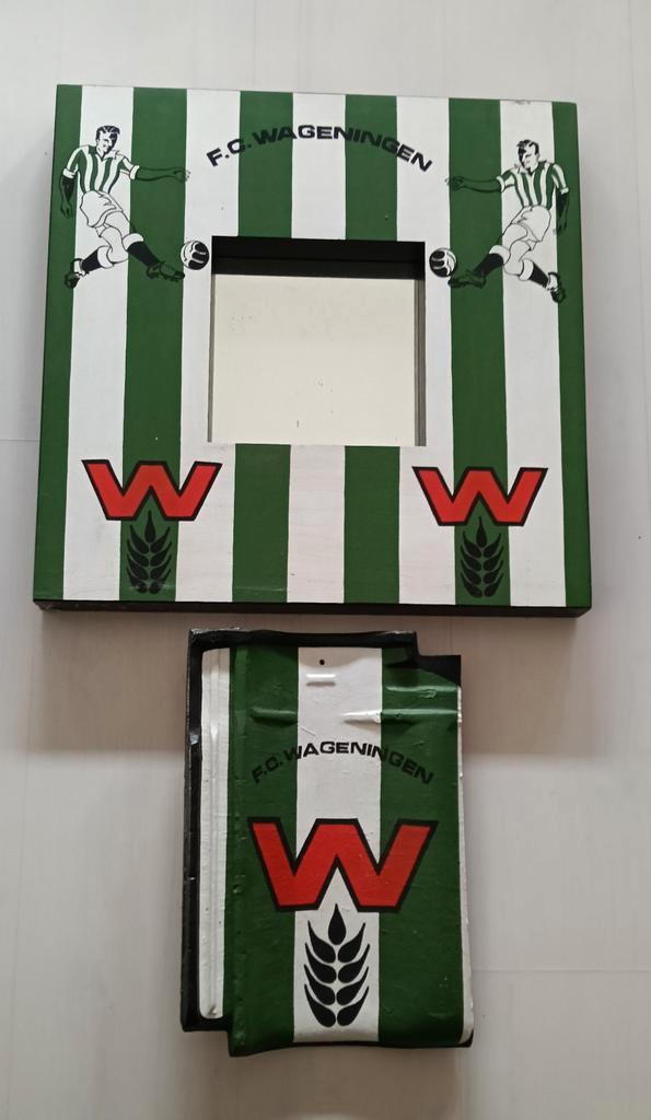 Fc Wageningen. Handgeschilderde Spiegel en Dakpan FCW, Verzamelen, Sportartikelen en Voetbal, Zo goed als nieuw, Overige typen