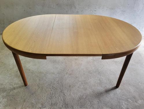 Vintage Deense uitschuifbare ronde eettafel in eikenhout, Huis en Inrichting, Tafels | Eettafels, Gebruikt, 100 tot 150 cm, 150 tot 200 cm