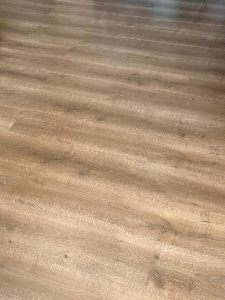 60 m2 laminate (under warranty), Huis en Inrichting, Stoffering | Vloerbedekking, Nieuw, Laminaat, Beige, 50 tot 75 m², Ophalen