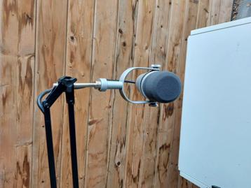 Shure MV7-S dynamische Podcast microfoon bundel.
 beschikbaar voor biedingen