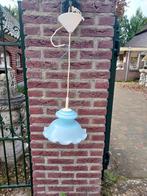 Vintage lamp met blauwe glazen kelk., Antiek en Kunst, Antiek | Lampen, Verzenden