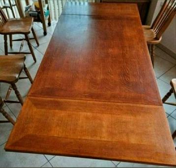 Antieke grote lange uitschuifbare tafel dikke potten beschikbaar voor biedingen