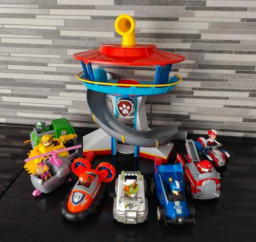 Paw Patrol toren, voertuigen en speelfiguren, Kinderen en Baby's, Speelgoed | Actiefiguren, Gebruikt, Ophalen