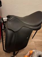 Wintec 500 wide dressuurzadel 18 inch. Paarse boom, Dieren en Toebehoren, Paarden en Pony's | Zadels, Ophalen of Verzenden, Dressuur
