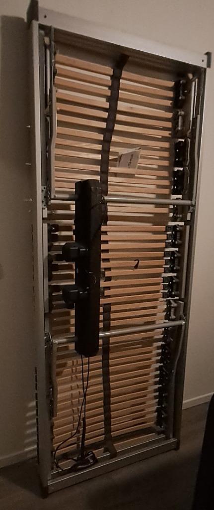 Elektrische lattenbodem met afstandsbediening, Huis en Inrichting, Slaapkamer | Matrassen en Bedbodems, Zo goed als nieuw, Bedbodem