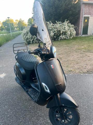 Gts scooter  beschikbaar voor biedingen