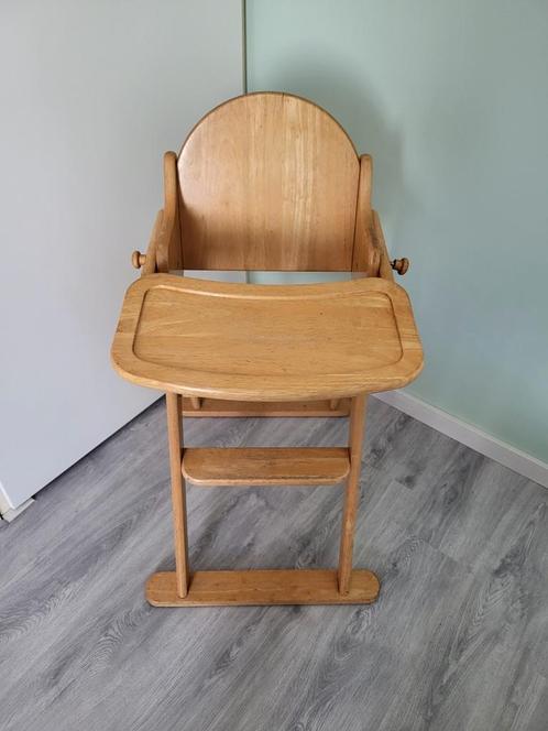 Houten zware kinderstoel, Kinderen en Baby's, Kinderstoelen, Gebruikt, Inklapstoel, Aanschuifbaar, Afneembaar eetblad, Gordel(s)