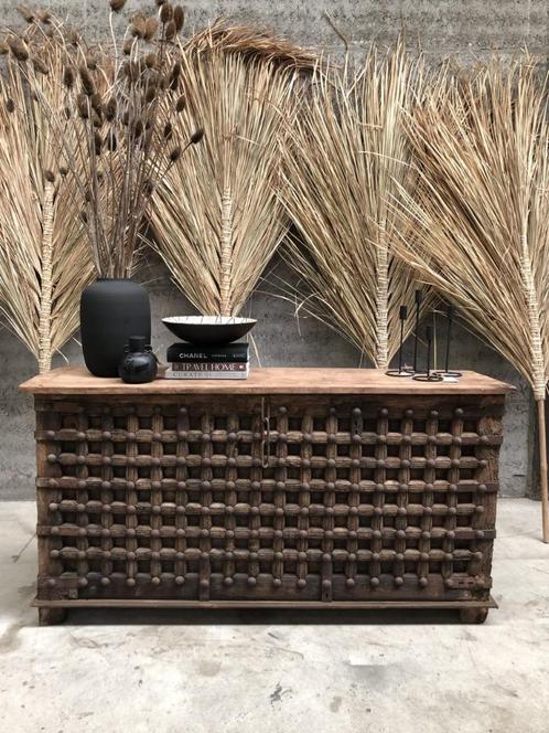 Zware antieke kist oud dressoir India, Huis en Inrichting, Woonaccessoires | Kisten, Zo goed als nieuw, 75 cm of meer, 125 cm of meer