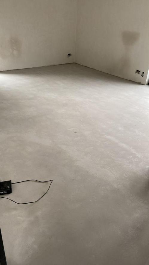 Professioneel vloer laten egaliseren incl. materiaal, Huis en Inrichting, Stoffering | Vloerbedekking, Nieuw, Overige typen, Zwart