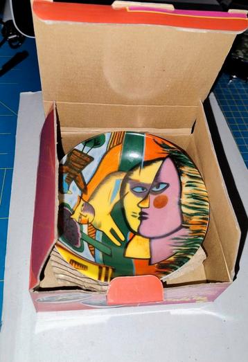 Corneille Schaaltjes in Originele Doos beschikbaar voor biedingen