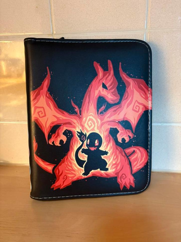 Bewaar map voor Pokemon Kaarten ( Feestdagen tip ), Hobby en Vrije tijd, Verzamelkaartspellen | Pokémon, Nieuw, Ophalen of Verzenden