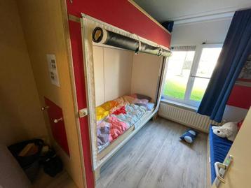 Degelijk aangepast bed voor kind/volwassene met beperking beschikbaar voor biedingen