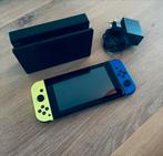 Nintendo Switch met Dock en Adapter, Ophalen of Verzenden, Zo goed als nieuw, Met 2 controllers, Switch Original