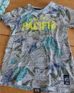 WE Grijs Shirtje Shirt Tshirt Tshirtje korte mouw 110 116, Jongen of Meisje, Ophalen of Verzenden, Zo goed als nieuw, Shirt of Longsleeve