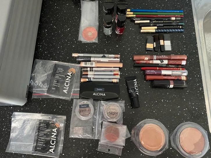 Testers Make-Up 40 stuks oa Alcina!, Sieraden, Tassen en Uiterlijk, Uiterlijk | Cosmetica en Make-up, Gebruikt, Make-up, Gehele gezicht