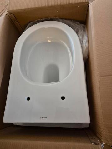 Nieuw hang toilet met softclose bril erbij beschikbaar voor biedingen