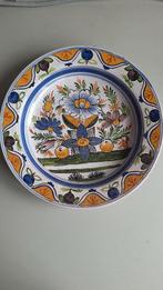 2 Delfts handbeschilderde (wand)borden 18e eeuws 32cm, Ophalen of Verzenden