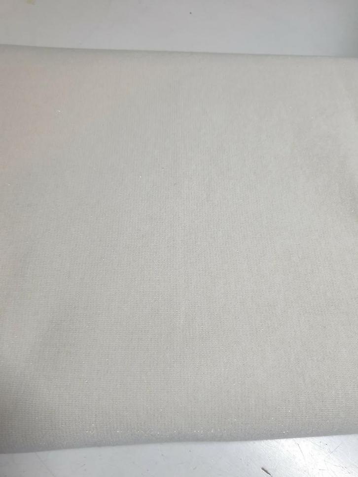 Jogging ecru met blingetje (B), Hobby en Vrije tijd, Stoffen en Lappen, Nieuw, Overige materialen, 120 cm of meer, 30 tot 200 cm