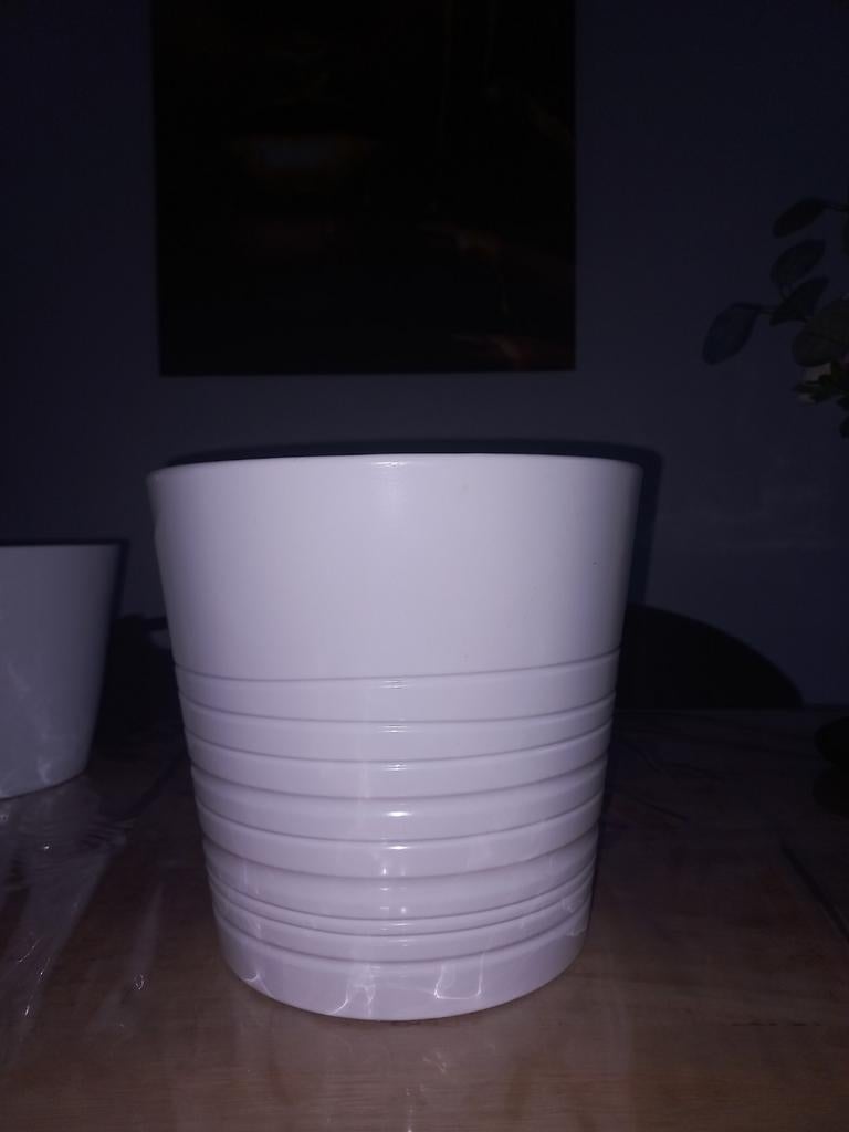 Bloempot van Ikea, Tuin en Terras, Bloempotten, Ophalen, Rond, Zo goed als nieuw, Balkon