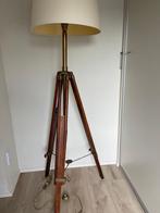 Mooie Vloerlamp met Houten Driepoot, Huis en Inrichting, Lampen | Vloerlampen, Ophalen, Gebruikt, Hout, 150 tot 200 cm