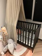 Europe Baby mat zwart ledikant incl matras & beddengoed, Ophalen, Zo goed als nieuw, Ledikant