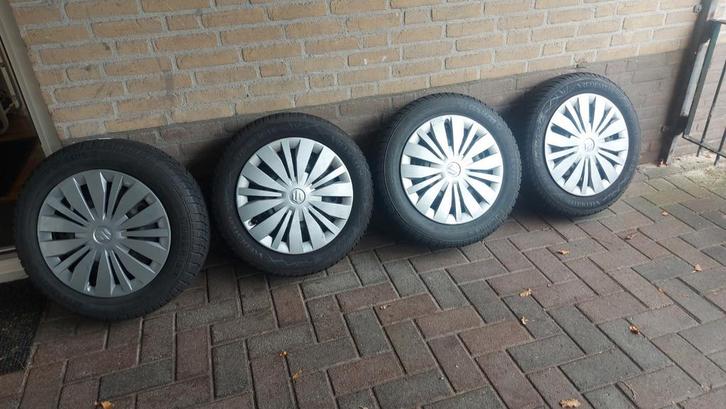 Winterbanden voor Suzuki Swift 2015, Auto-onderdelen, Banden en Velgen, Banden en Velgen, Winterbanden, 15 inch, 175 mm, Ophalen of Verzenden