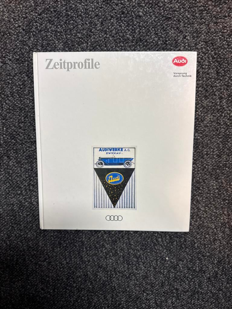 Audi Zeitprofile Boek - Geschiedenis en Tijdlijn, Boeken, Ophalen of Verzenden, Zo goed als nieuw, Audi AG, Audi