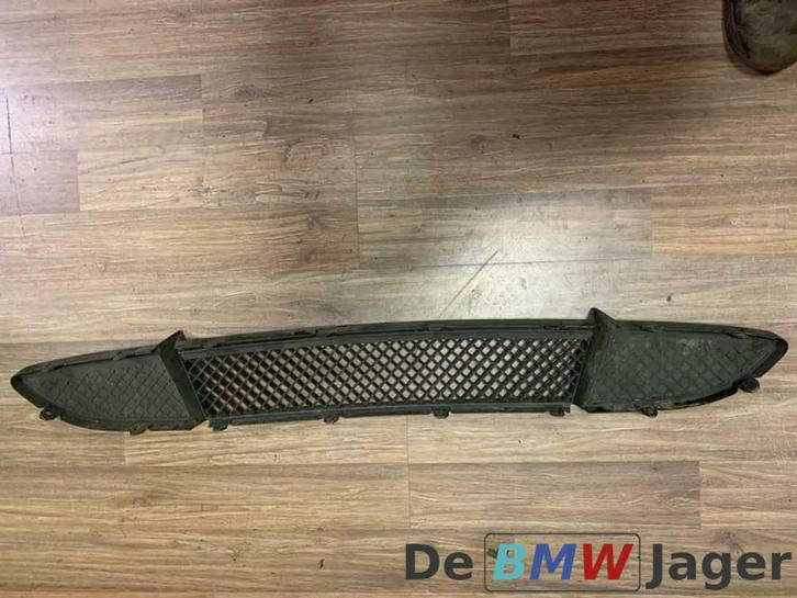 Bumperrooster voor zwart BMW 1-serie E87 51117131690, Auto-onderdelen, Carrosserie en Plaatwerk, BMW, Gebruikt, Ophalen of Verzenden