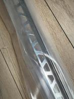 Tegelprofiel 17mm 2,5meter lang, Doe-het-zelf en Verbouw, Plinten en Afwerking, Ophalen, Nieuw