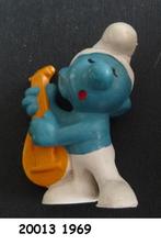 SMURF MET DE LUIT GEEL KLEURIG NR 20013 VAN PEYO 1969 OF, Verzamelen, Smurfen, Verzenden, Zo goed als nieuw, Muzieksmurf, Poppetje, Figuurtje of Knuffel