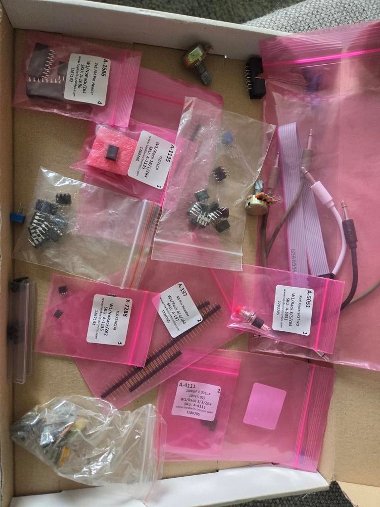 Eurorack Onderdelen: IC's, Kabels, Pinheaders, Potmeters, Ophalen of Verzenden, Gebruikt