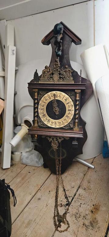 Zaanse klok beschikbaar voor biedingen