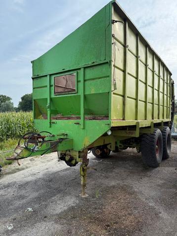 Aangedreven silagewagen  beschikbaar voor biedingen